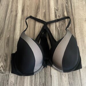 Victoria's Secret body by Victoria bra 32DD